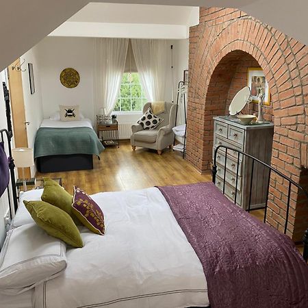 True Colours Apartment In Central Location 班戈北爱尔兰 外观 照片