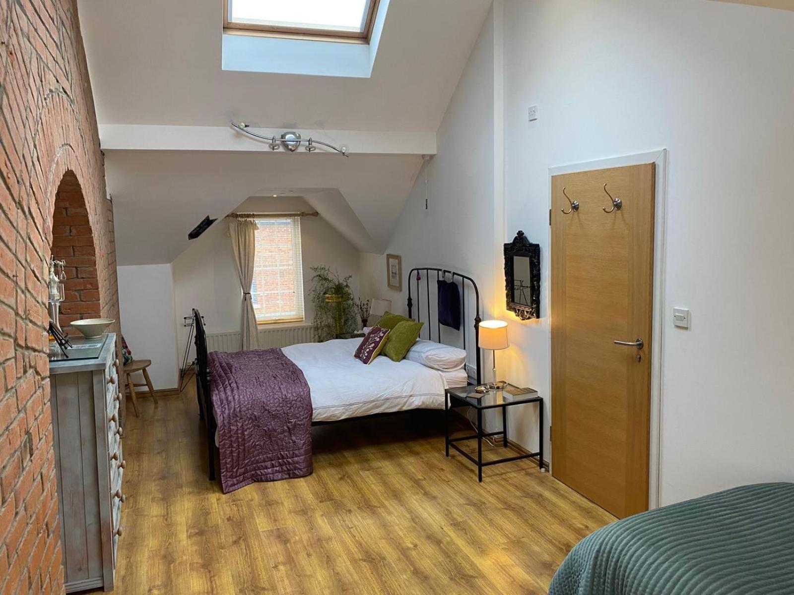 True Colours Apartment In Central Location 班戈北爱尔兰 外观 照片